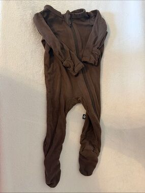 Kyte BABY Brown Footed One-Piece Zip Pajama